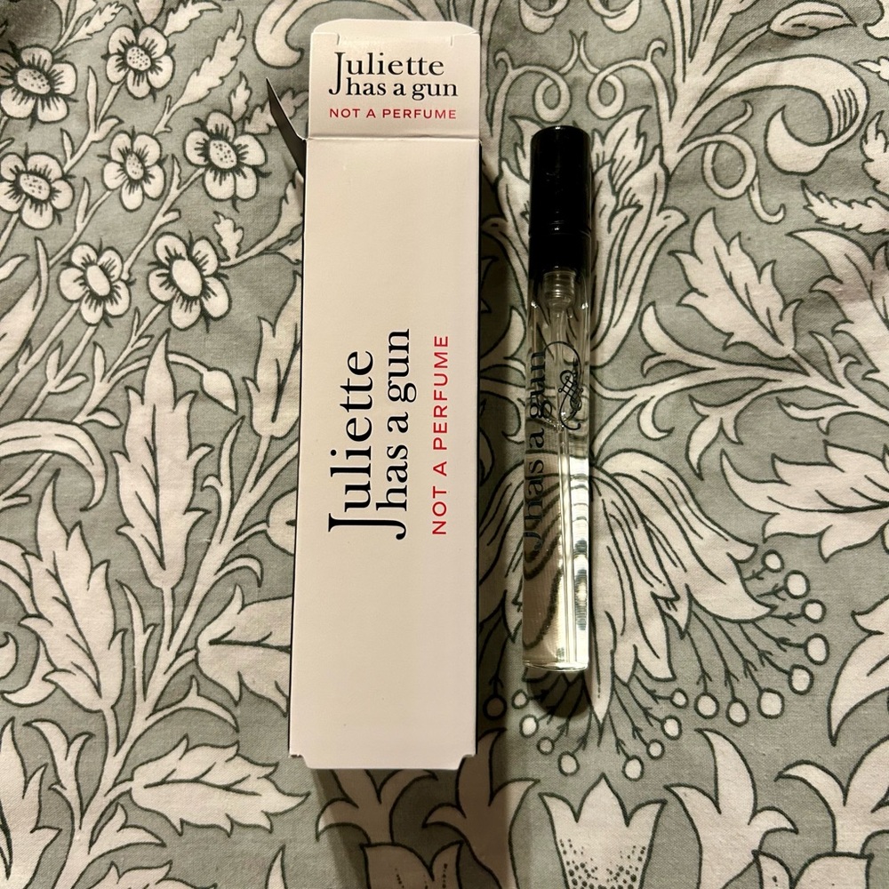 Juliette Has A Gun Not A Perfume 5ml Travel Spray - Picture 2 of 3